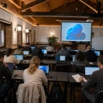 Alumnos adultos en un aula de informática de JAVAN Formación en Palencia